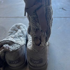 Gray ugg boots size 8. Like new. Very comfortable